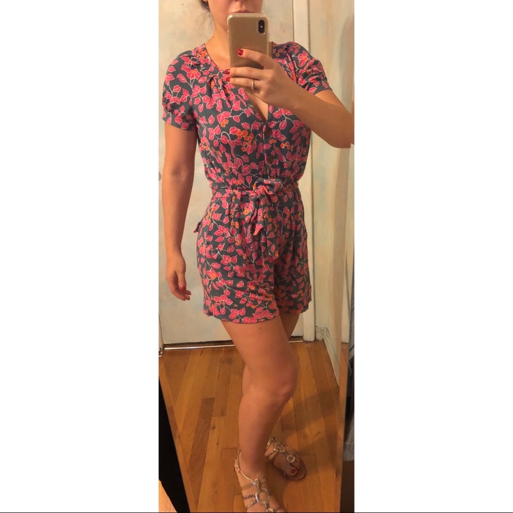 Diane Vom Furstenburg 100% silk romper size 4